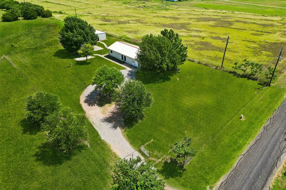 14221 County Road 545 Nevada, TX 75173