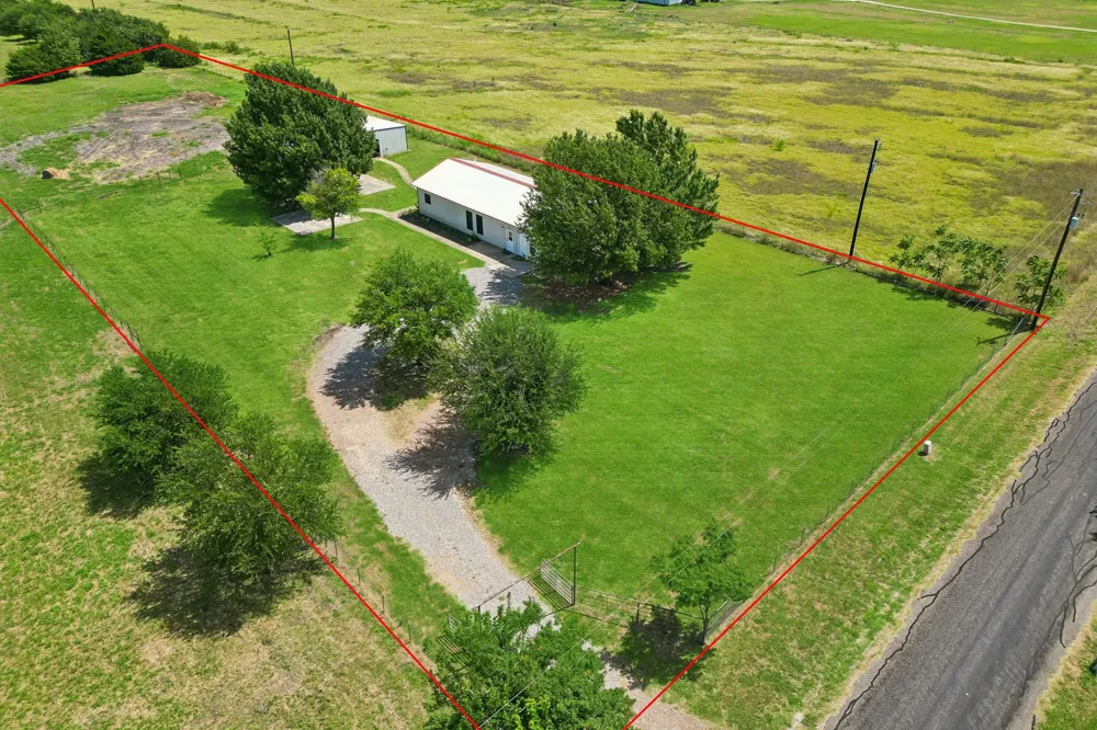 14221 County Road 545 Nevada, TX 75173