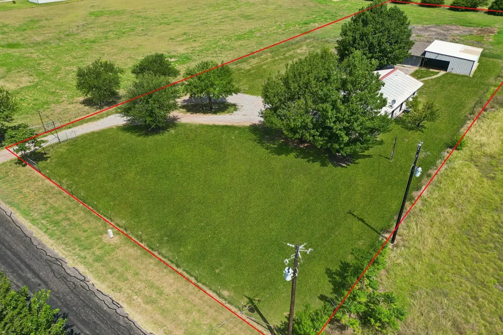 14221 County Road 545 Nevada, TX 75173