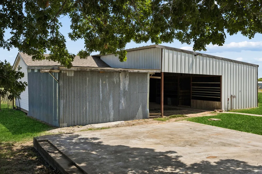 14221 County Road 545 Nevada, TX 75173
