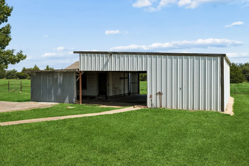 14221 County Road 545 Nevada, TX 75173
