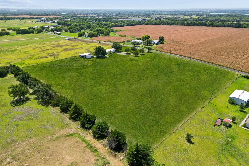 14221 County Road 545 Nevada, TX 75173