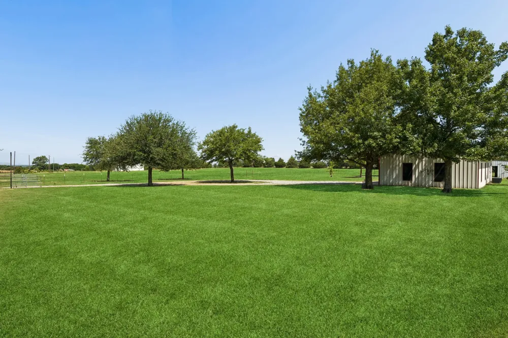 14221 County Road 545 Nevada, TX 75173