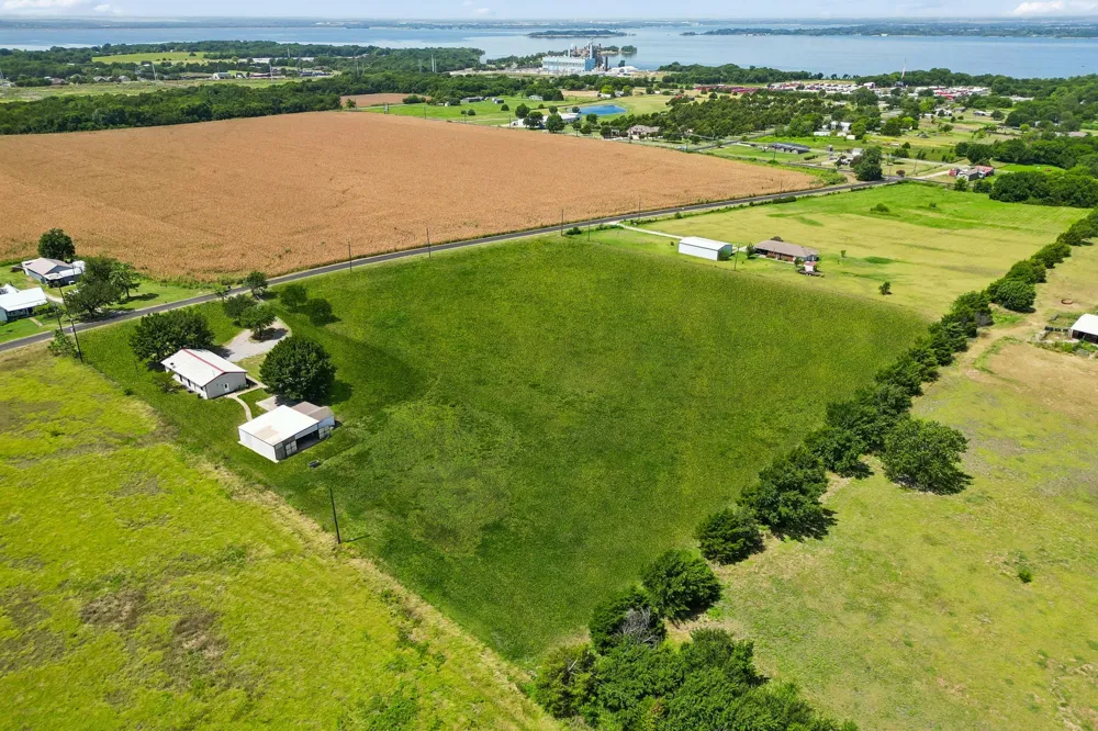 14221 County Road 545 Nevada, TX 75173
