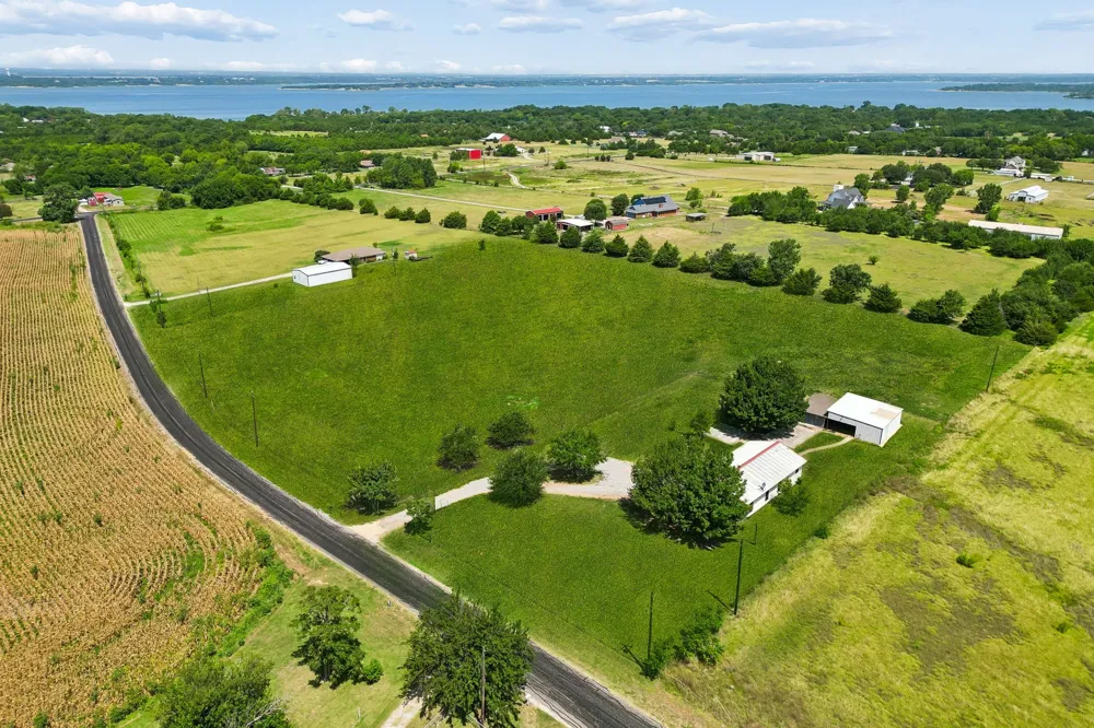 14221 County Road 545 Nevada, TX 75173