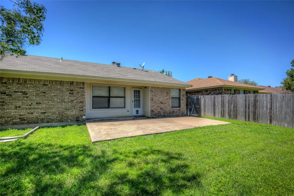 7724 Pebblebrook Drive Watauga, TX 76148