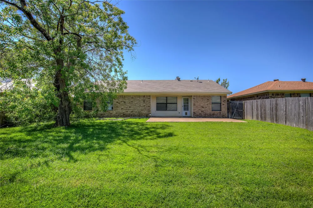 7724 Pebblebrook Drive Watauga, TX 76148