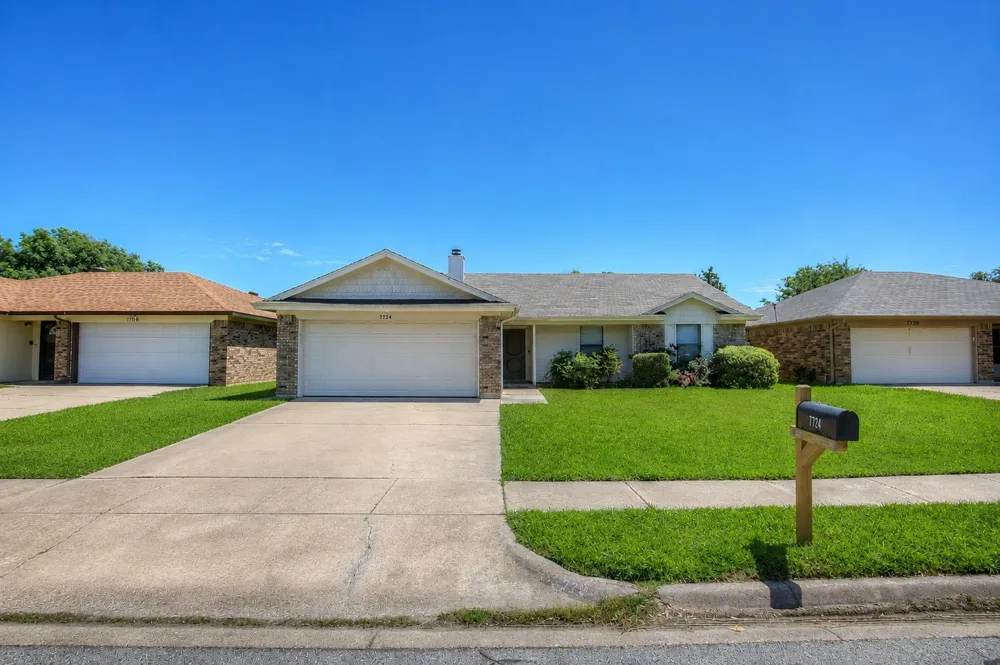 7724 Pebblebrook Drive Watauga, TX 76148