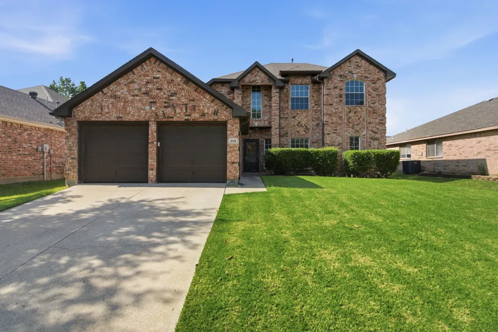 305 Ravenna Road Lake Dallas, TX 75065