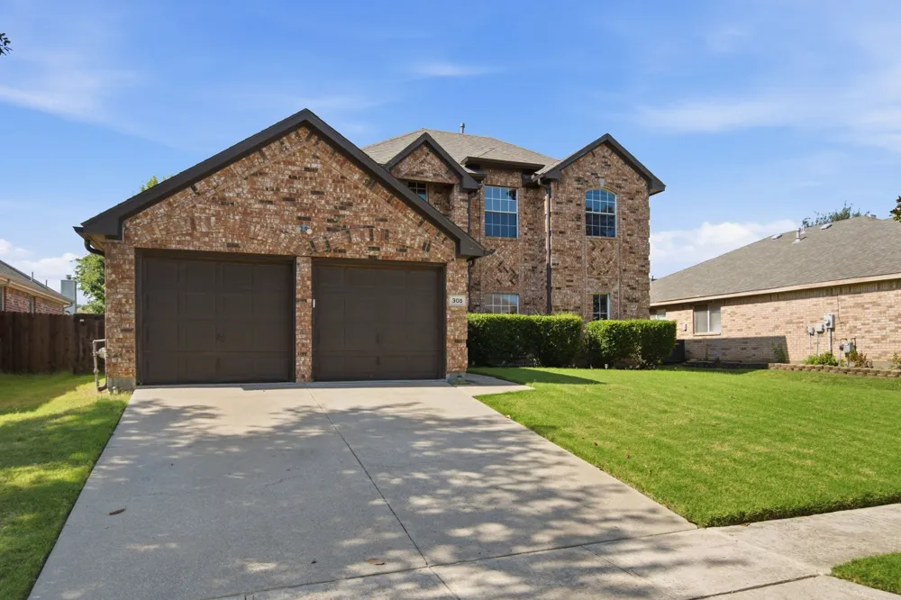 305 Ravenna Road Lake Dallas, TX 75065