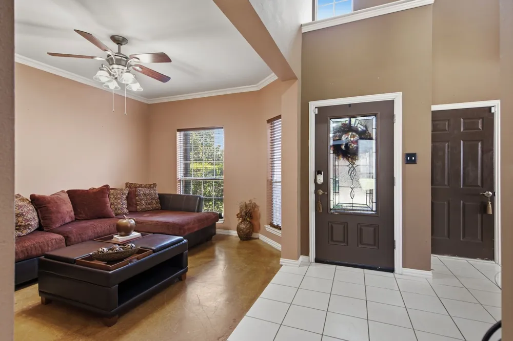 305 Ravenna Road Lake Dallas, TX 75065
