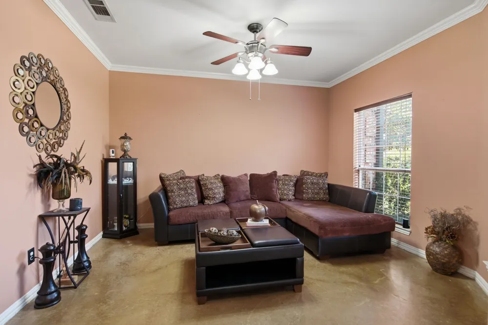305 Ravenna Road Lake Dallas, TX 75065
