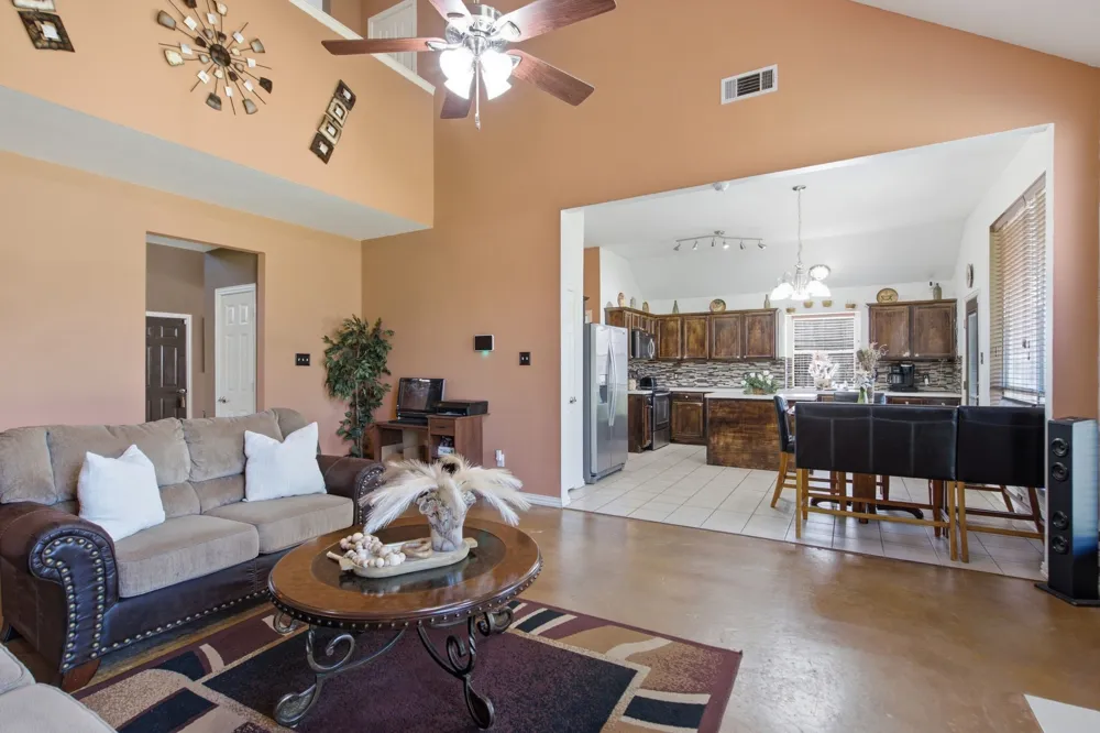 305 Ravenna Road Lake Dallas, TX 75065