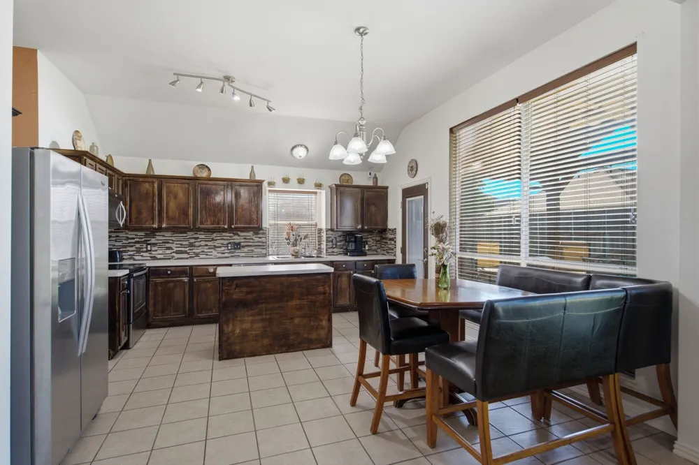 305 Ravenna Road Lake Dallas, TX 75065