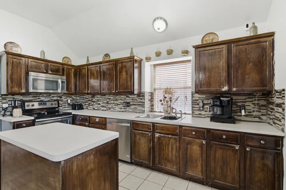 305 Ravenna Road Lake Dallas, TX 75065