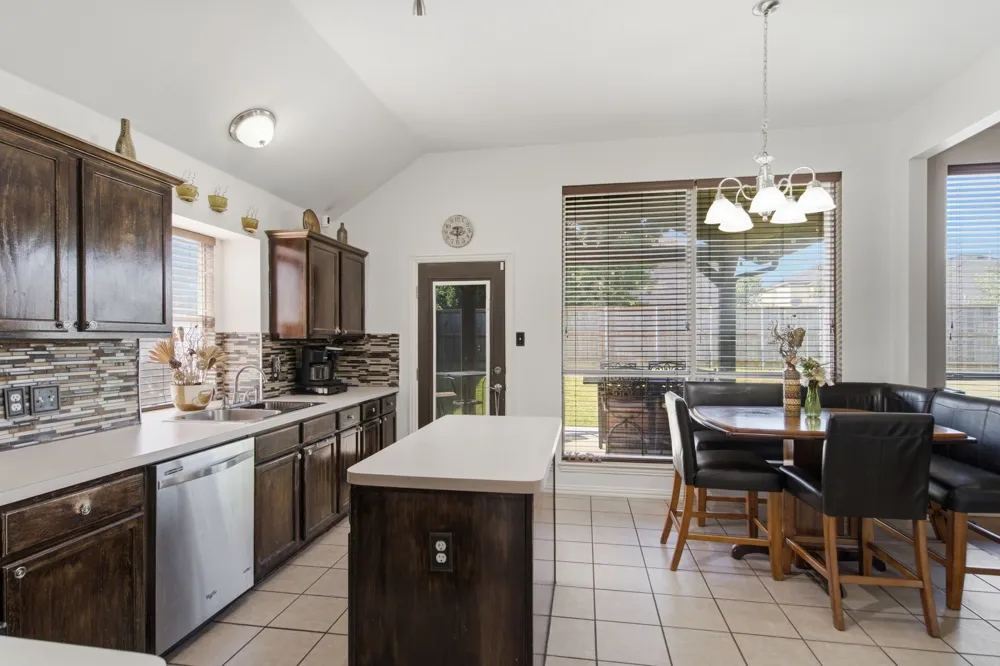 305 Ravenna Road Lake Dallas, TX 75065
