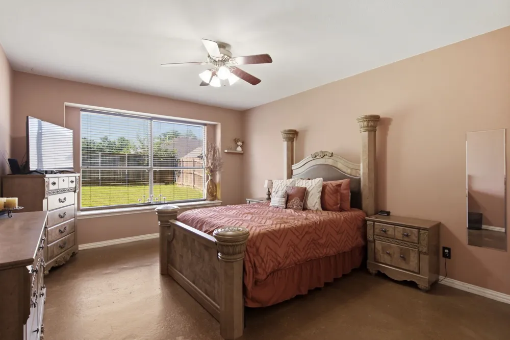 305 Ravenna Road Lake Dallas, TX 75065