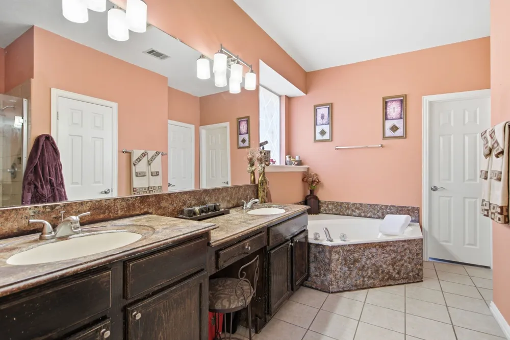 305 Ravenna Road Lake Dallas, TX 75065