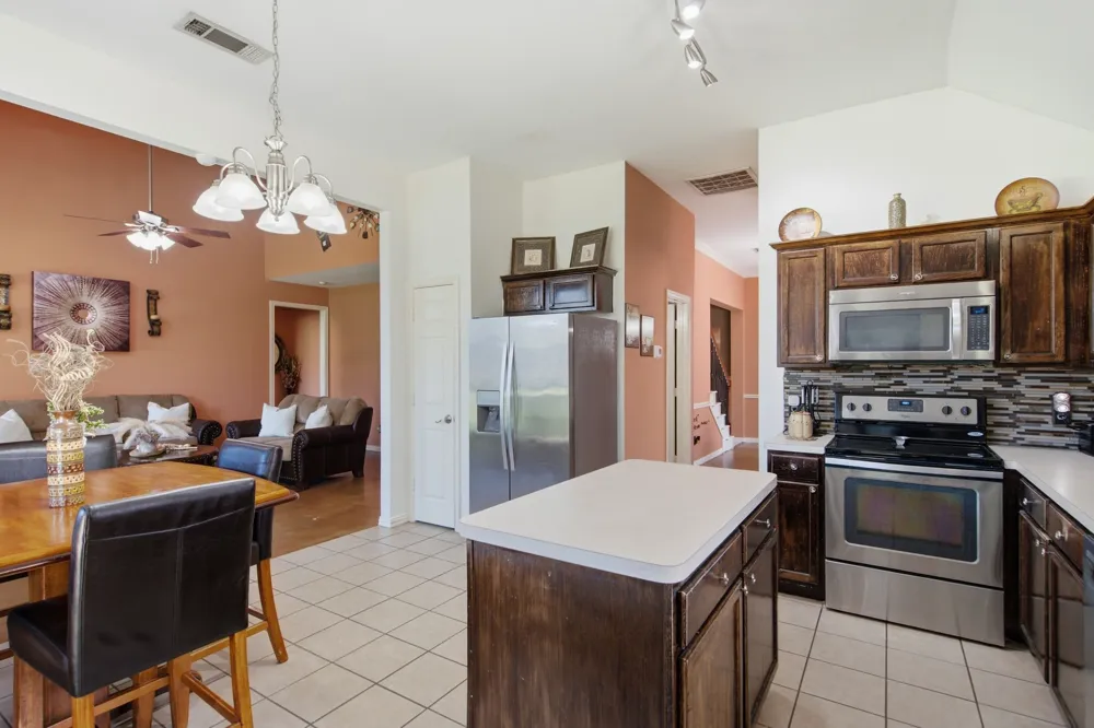 305 Ravenna Road Lake Dallas, TX 75065