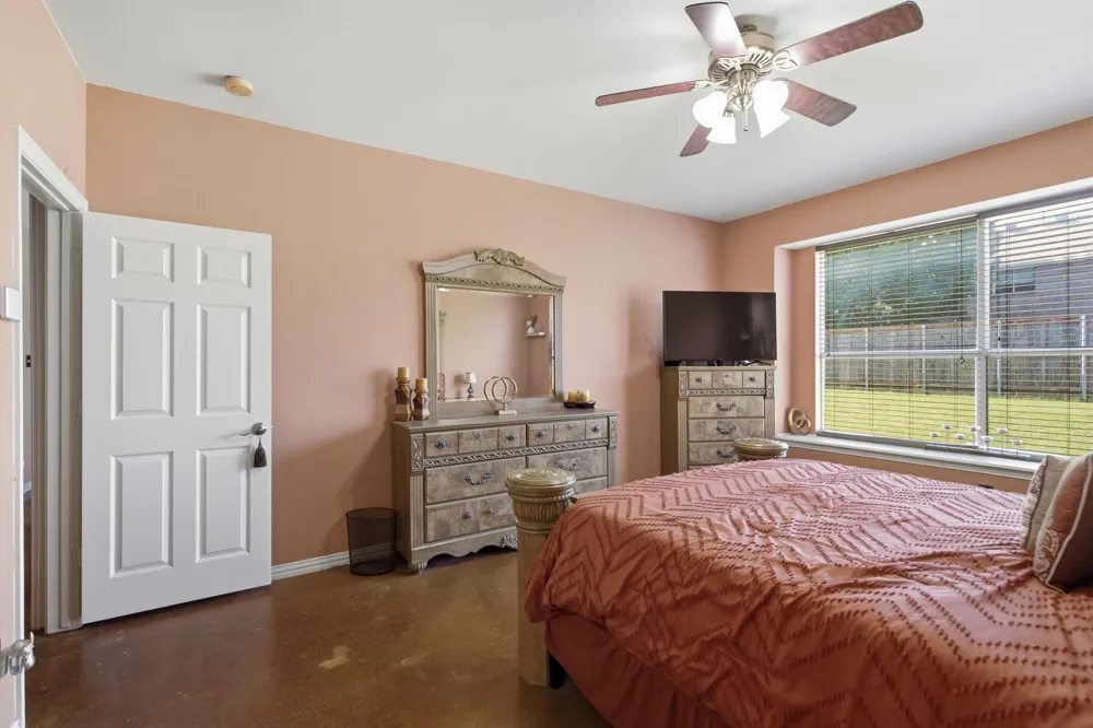 305 Ravenna Road Lake Dallas, TX 75065