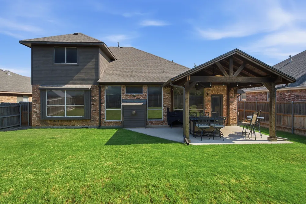 305 Ravenna Road Lake Dallas, TX 75065