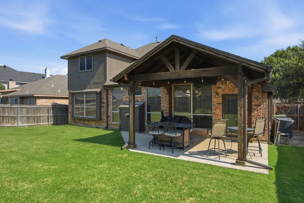 305 Ravenna Road Lake Dallas, TX 75065
