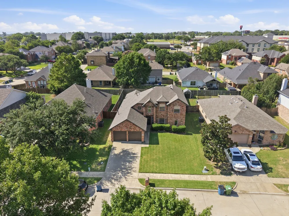 305 Ravenna Road Lake Dallas, TX 75065
