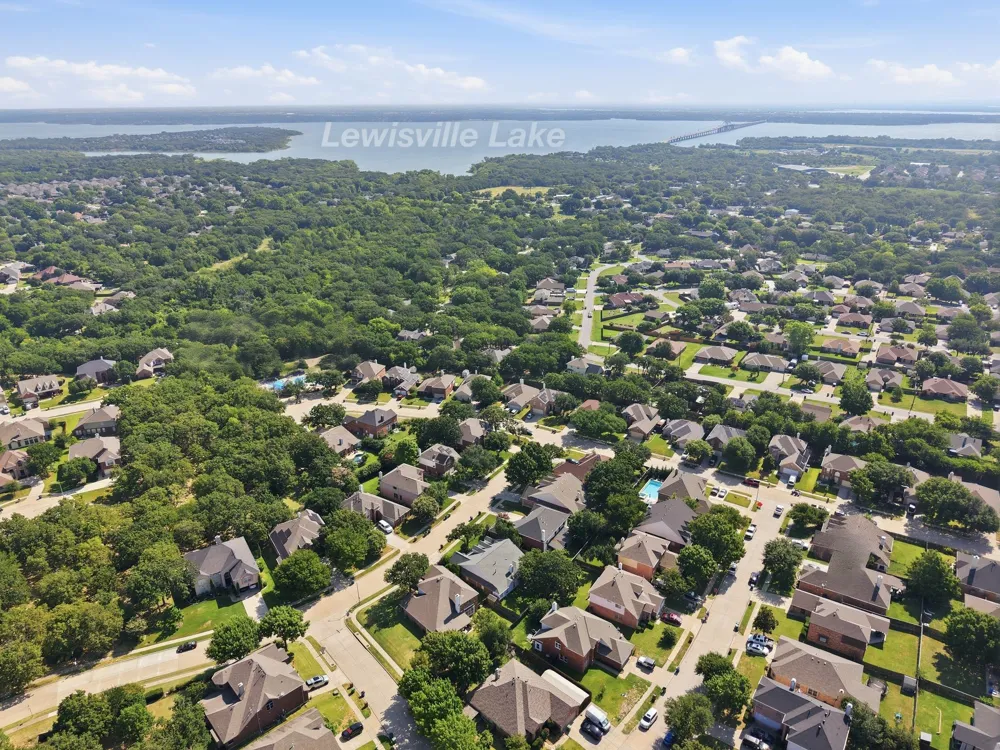 305 Ravenna Road Lake Dallas, TX 75065