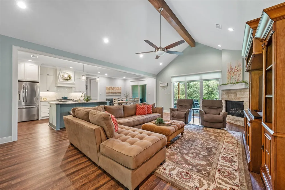 9006 Fallow Run Larue, TX 75770