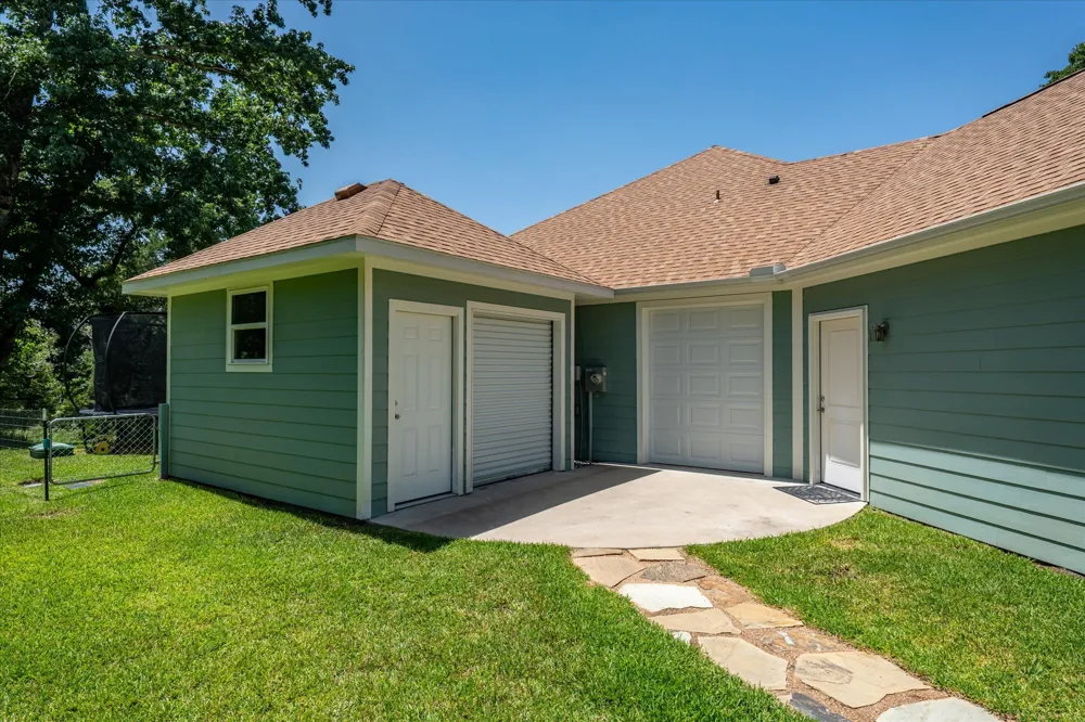 9006 Fallow Run Larue, TX 75770