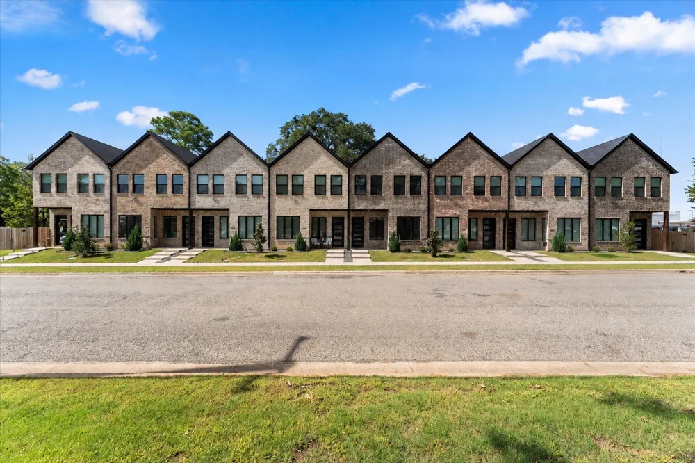196 W 17th Street Mt Pleasant, TX 75455