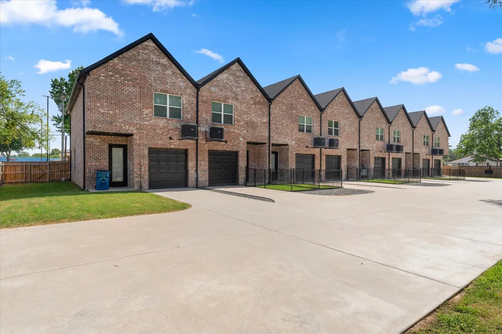 196 W 17th Street Mt Pleasant, TX 75455