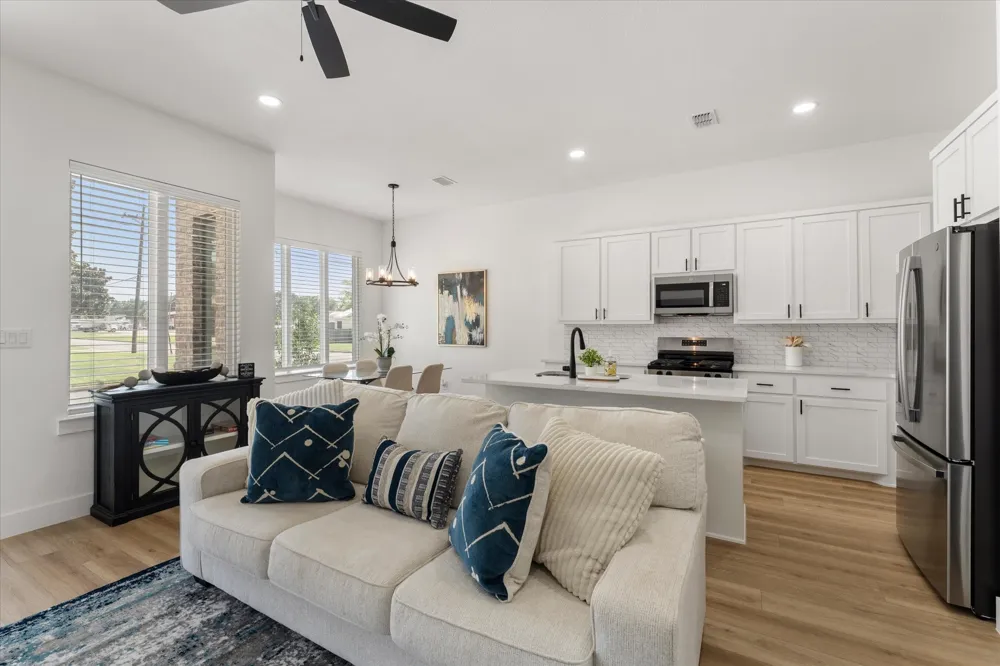 196 W 17th Street Mt Pleasant, TX 75455