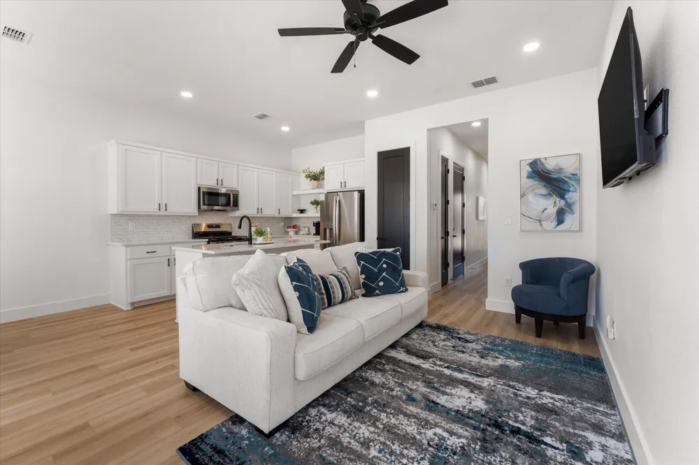 196 W 17th Street Mt Pleasant, TX 75455