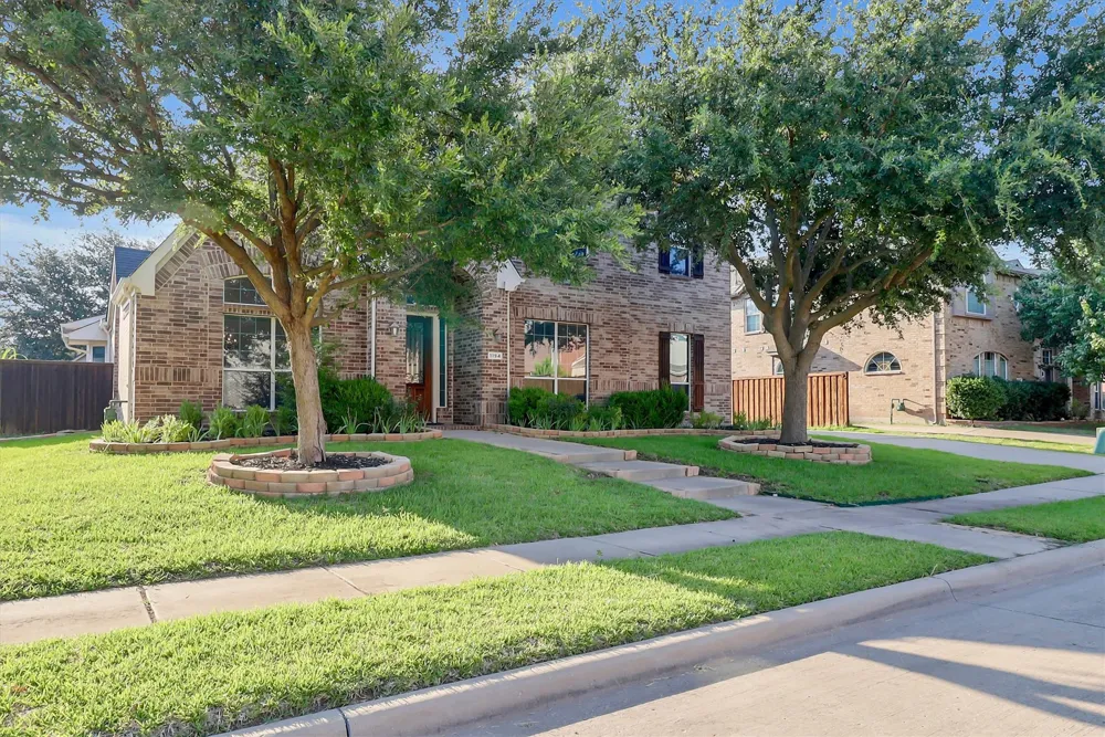 1194 Maple Ridge Way Murphy, TX 75094