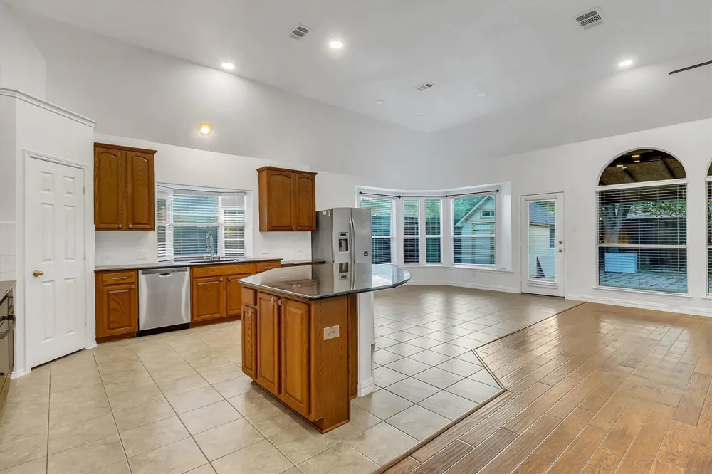 1194 Maple Ridge Way Murphy, TX 75094
