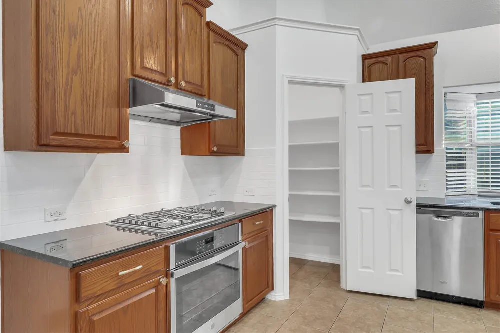 1194 Maple Ridge Way Murphy, TX 75094
