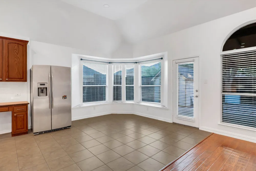 1194 Maple Ridge Way Murphy, TX 75094
