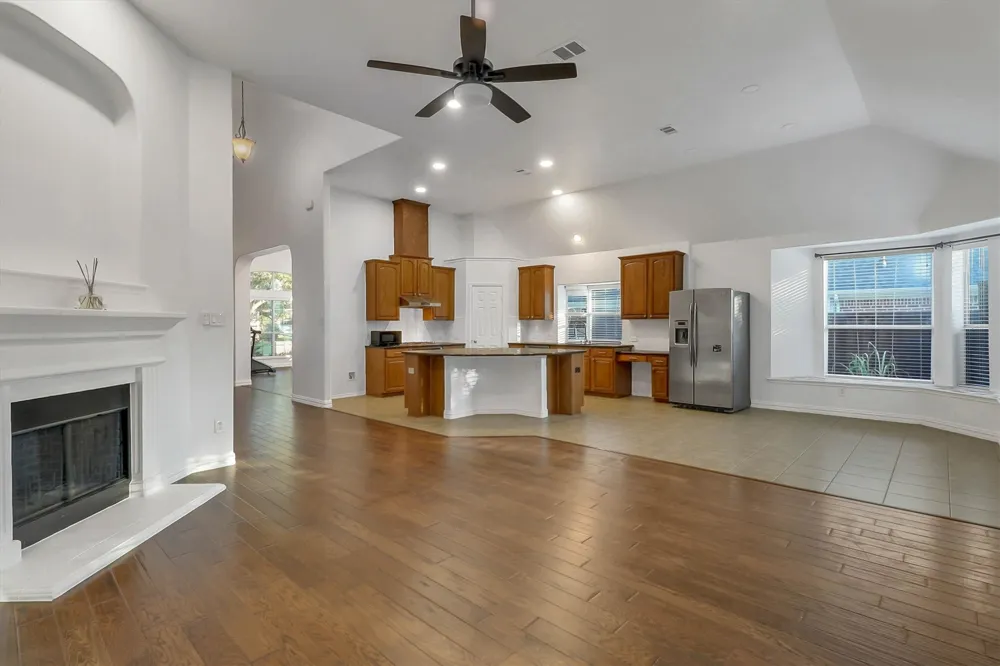 1194 Maple Ridge Way Murphy, TX 75094