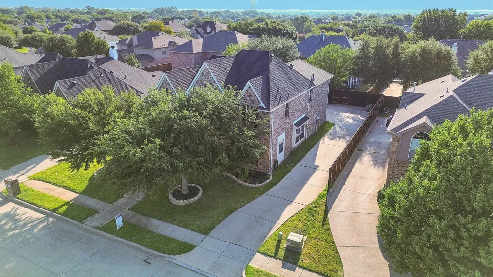 1194 Maple Ridge Way Murphy, TX 75094