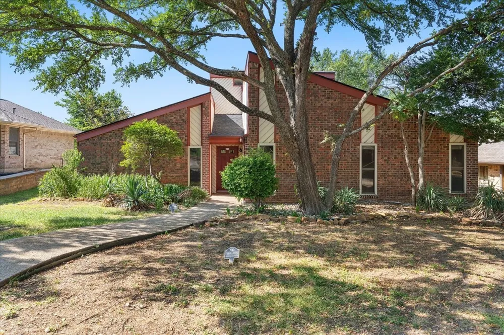 1820 Green Ridge Court Carrollton, TX 75007