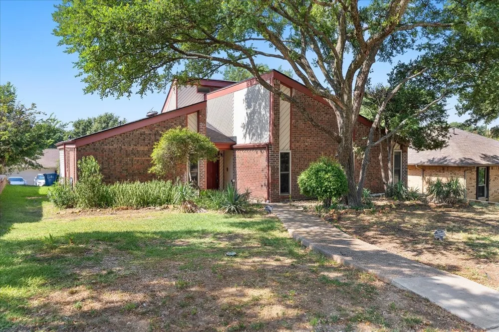 1820 Green Ridge Court Carrollton, TX 75007