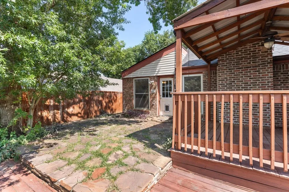 1820 Green Ridge Court Carrollton, TX 75007
