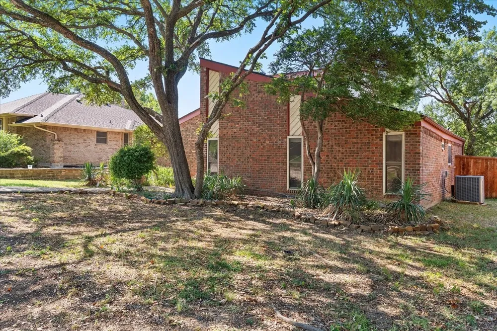1820 Green Ridge Court Carrollton, TX 75007