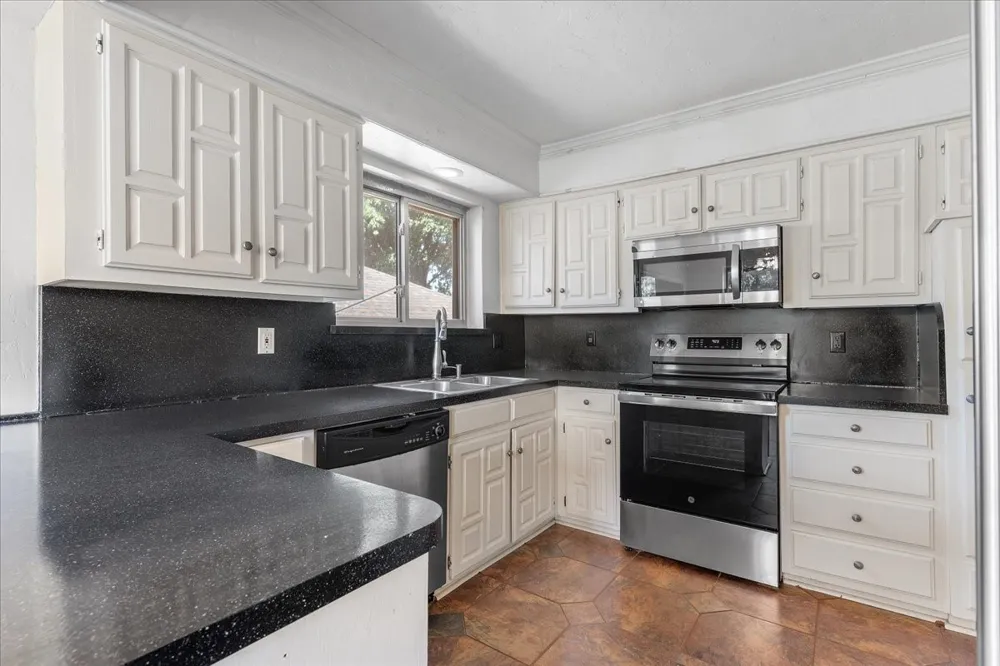 1820 Green Ridge Court Carrollton, TX 75007