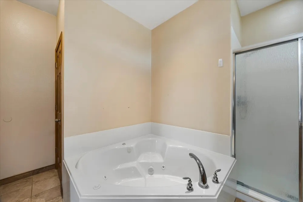2210 County Road 1076 Celeste, TX 75423