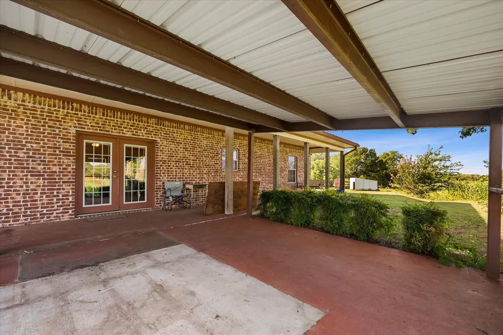 2210 County Road 1076 Celeste, TX 75423