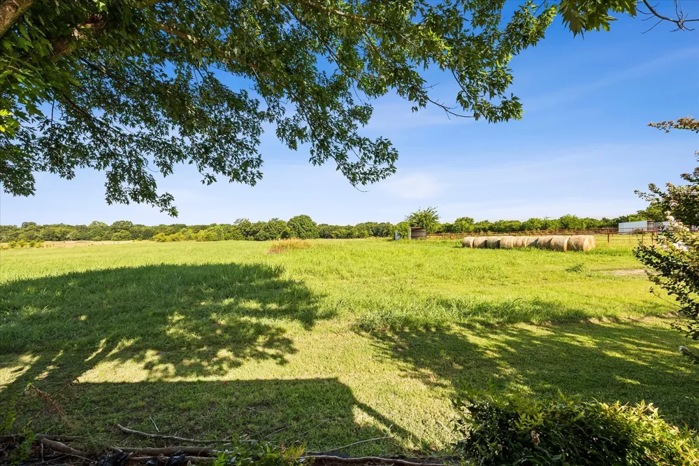 2210 County Road 1076 Celeste, TX 75423