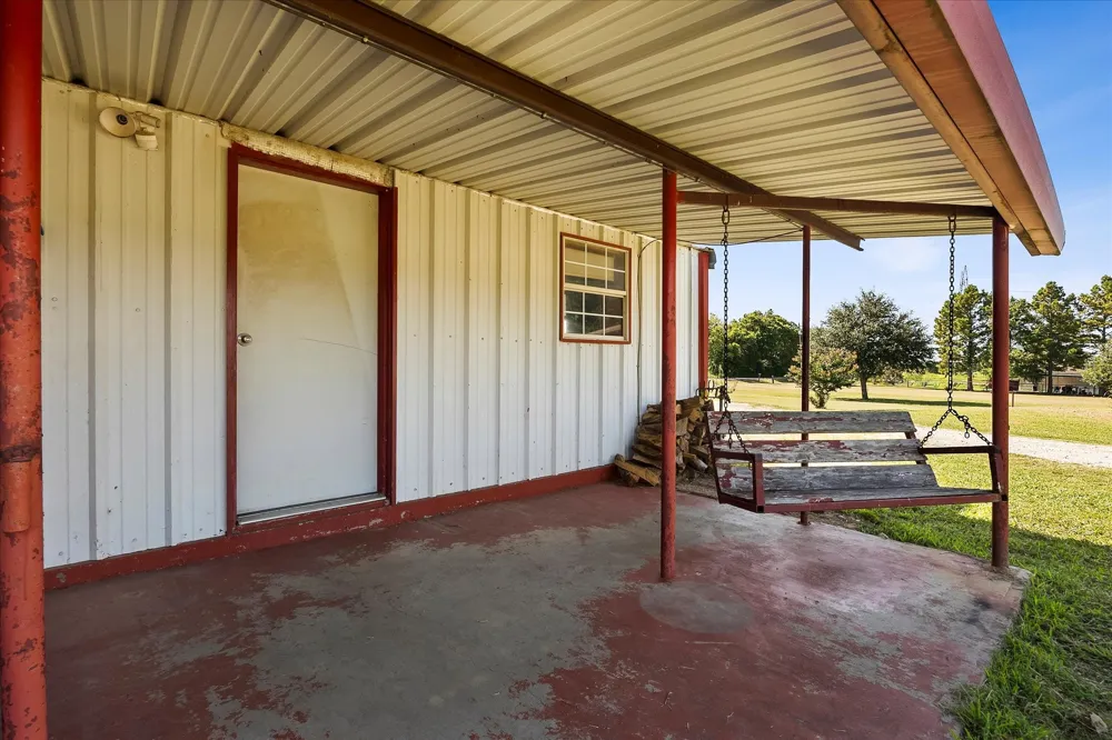 2210 County Road 1076 Celeste, TX 75423