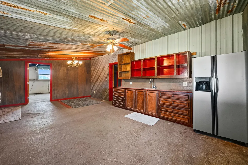 2210 County Road 1076 Celeste, TX 75423